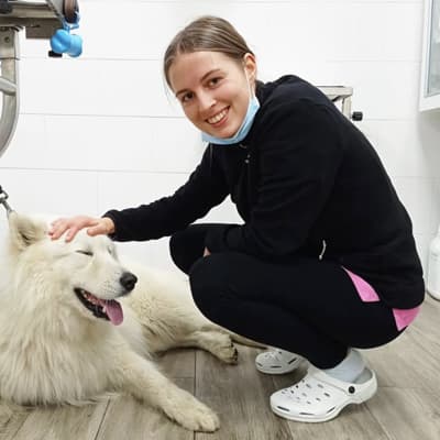 María Loures López - Veterinaria especialista en Pequeños Animales